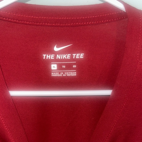 Nike USC Red and Yellow Short Sleeve Tees Size XL - Picture 4 of 6